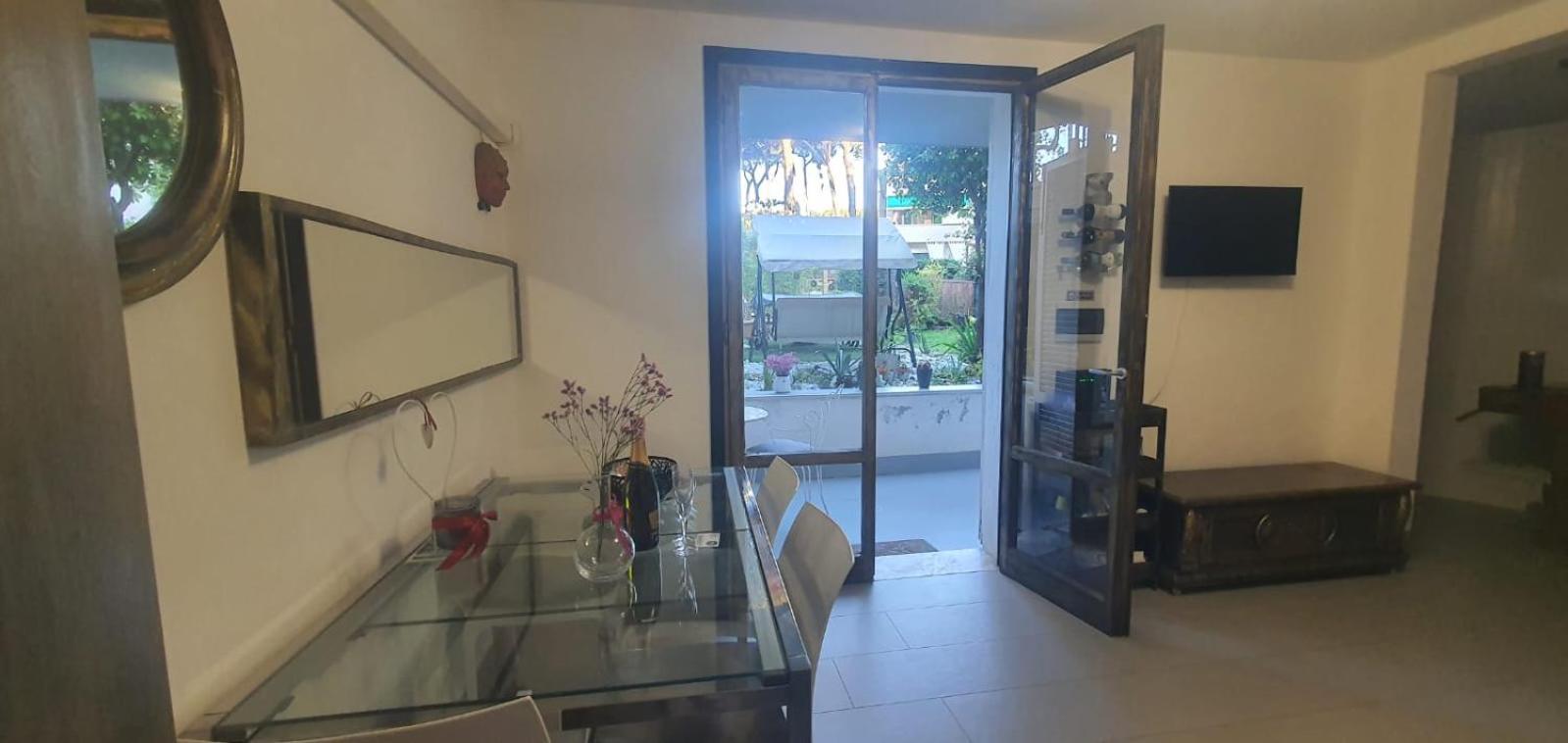Domusauroom, Relax Nel Cuore Della Versilia - Pet Friendly 비아레지오 외부 사진
